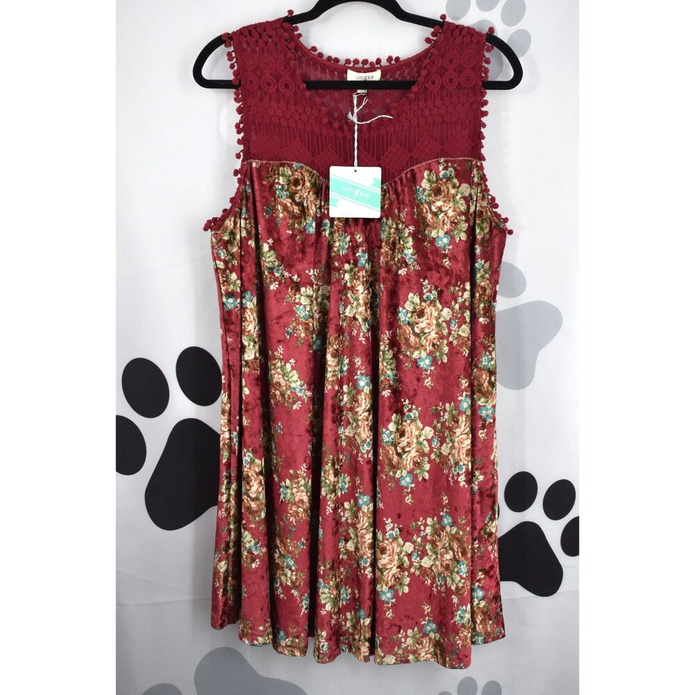 Umgee NWT Sleeveless Floral Print Velvet Pom Pom Crochet Lace Yoke Dress Wine M
